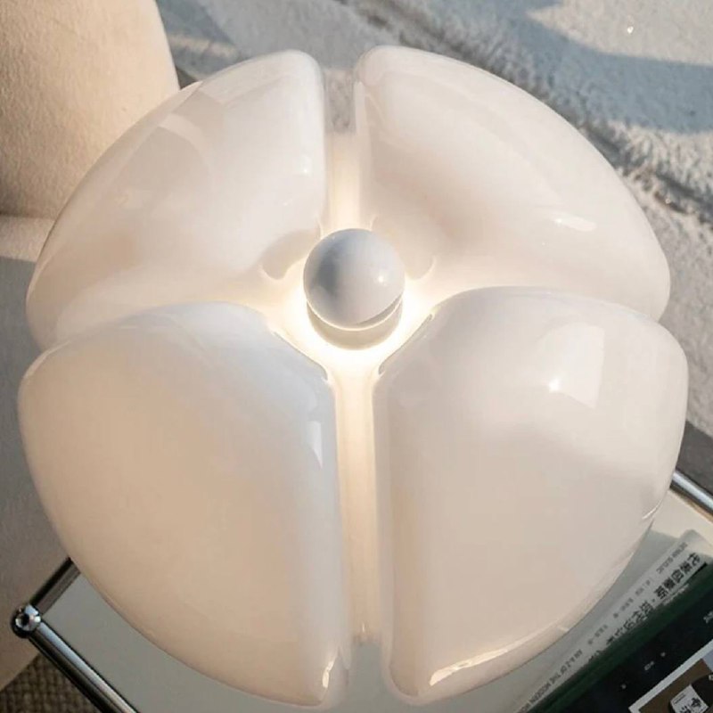 Adjustable Petal Design LED Table Lamp with Touch Control and Dimming