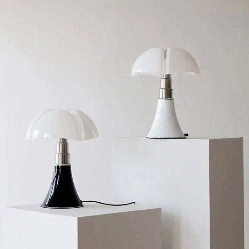 Adjustable Petal Design LED Table Lamp with Touch Control and Dimming