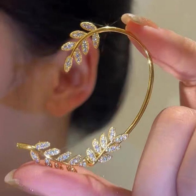 Elegant Clip-On Earrings with Adjustable Fit and Dazzling Accents