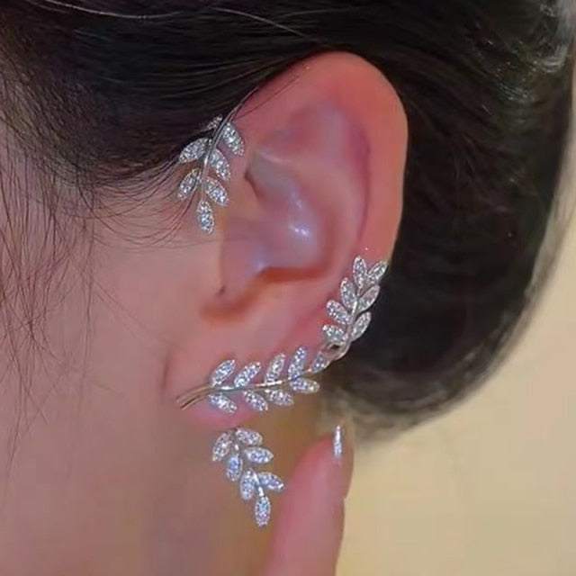 Elegant Clip-On Earrings with Adjustable Fit and Dazzling Accents