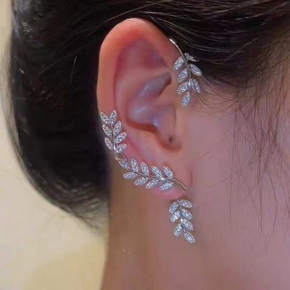 Elegant Clip-On Earrings with Adjustable Fit and Dazzling Accents